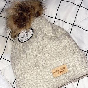 warm and soft women’s hat